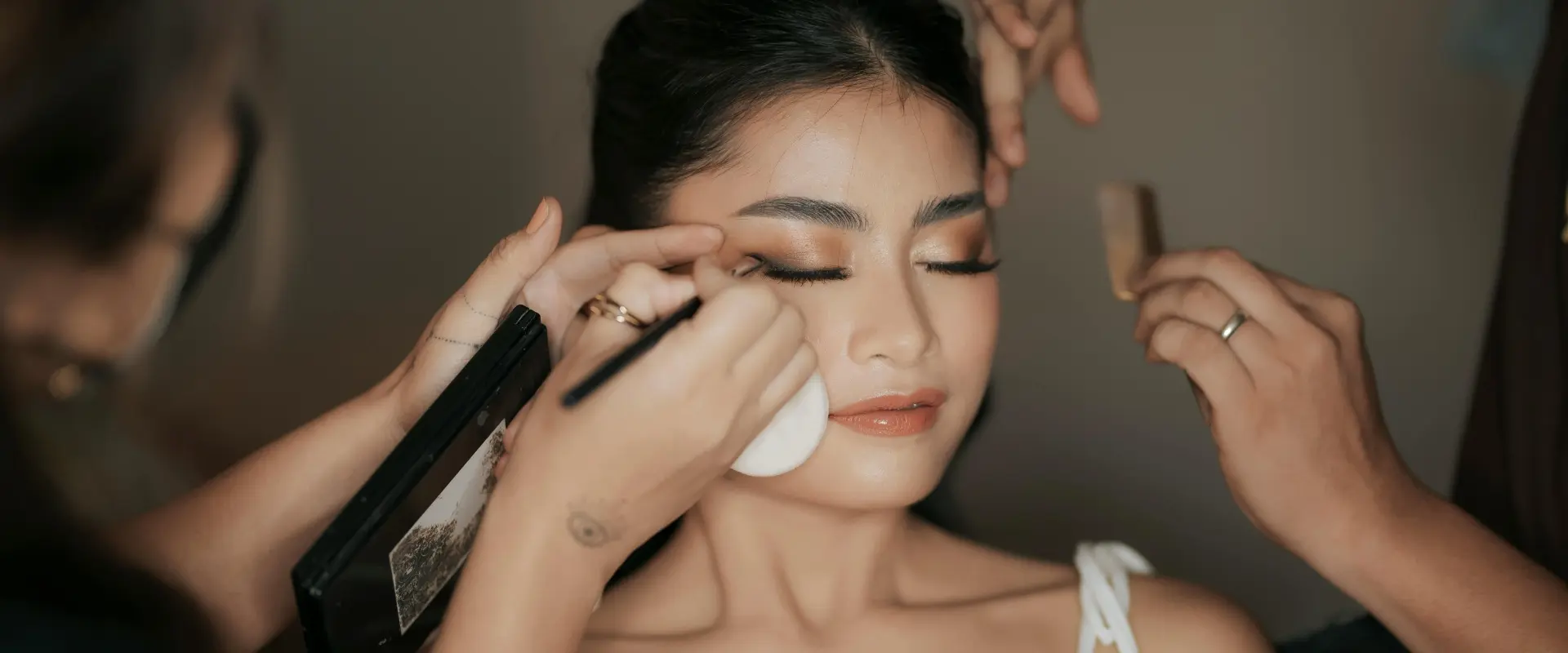 Professional bridal and party makeup services in Business Bay Dubai for a flawless look