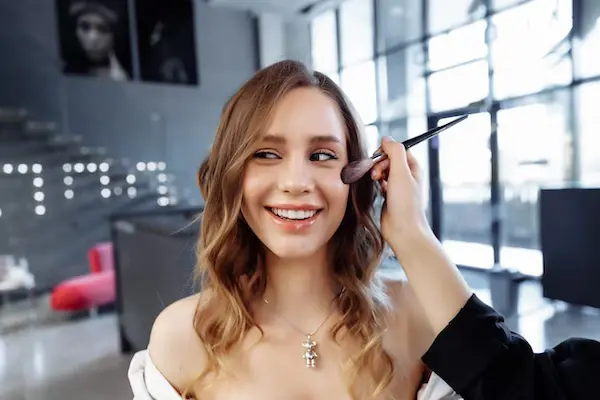 Professional makeup services in Business Bay Dubai for bridal and party looks